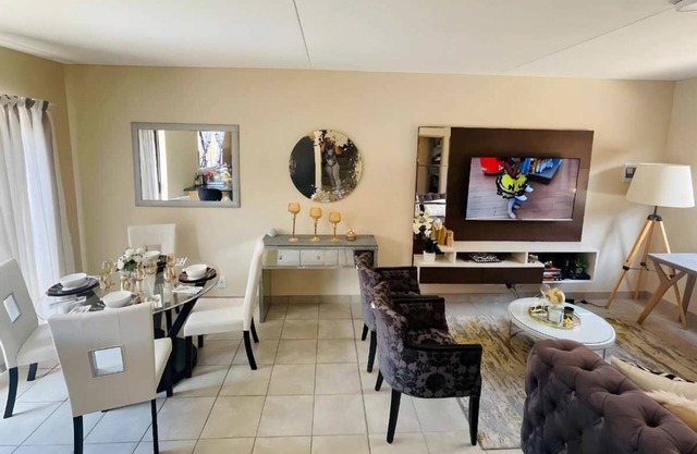"Experience Luxury,centrally located in Centurion. Pet-Friendly"nnnn