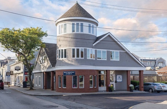 Experience Newport Beauty at Wyndham Newport Onshore - 1 Bedroom