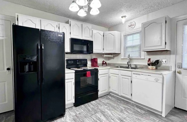 Experience Rustic Charm: Stay at Trestle Creeks Original Farmhouse with Vrbo!