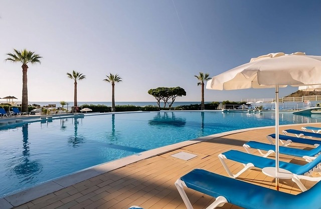 Explore Albufeira Marina! Four Spacious 1BR with Full Kitchens, Ocean View!