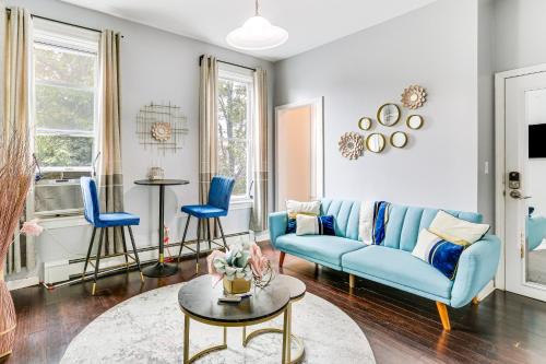 Explore and Work! Stylish Washington Heights Duplex