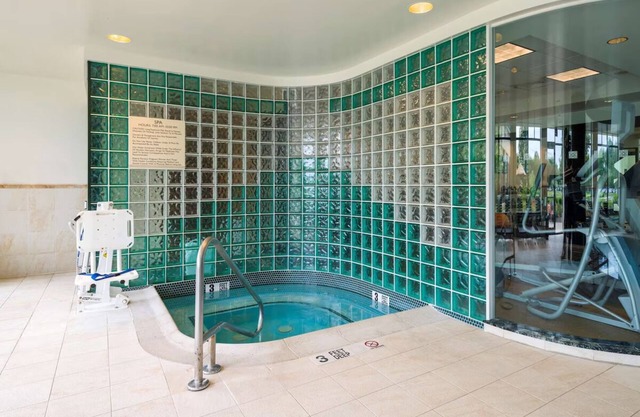 Explore Hartford: Cozy Stay with Free Parking & Easy Access to Attractions