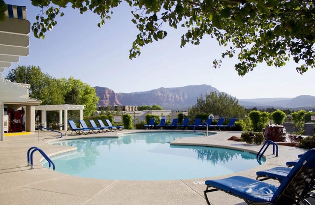 Explore Sedona's Beauty from Cozy Suite w/Kitchen & Balcony | Pool Access
