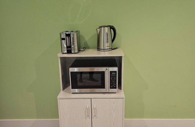 Exquisite and comfy 1 bedroom basement suite in NW Calgary