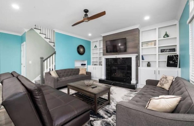 Exquisite Downtown Retreat2 Min to DPAC 5 Min Dukenn