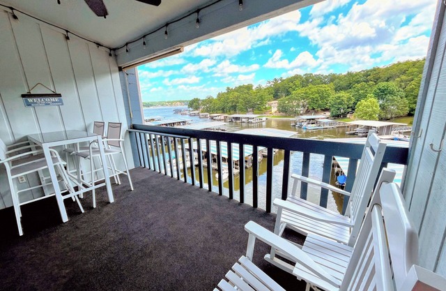 F Lakefront Condo Remolded Boat Slip, Patio Views, Sleeps 4, Pool, Kitchen WI-FI