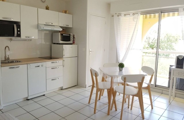 F2 250 m from the beach of Chay Royan