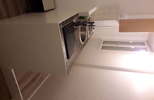 F2 apartment on the outskirts of Paris