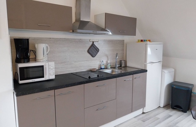 F2 in suburban residence 30 km from Paris