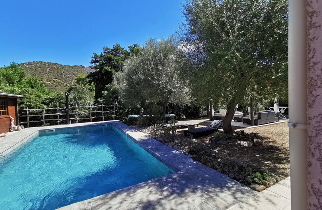 F3 Dans Villa Zencorse Avec Piscine 4km Plages