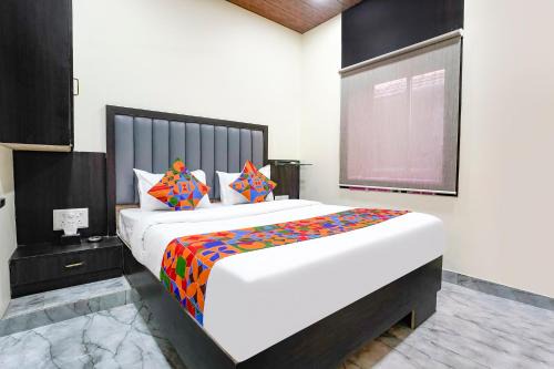 FabExpress Gulshan Grand - Nr Gateway of India