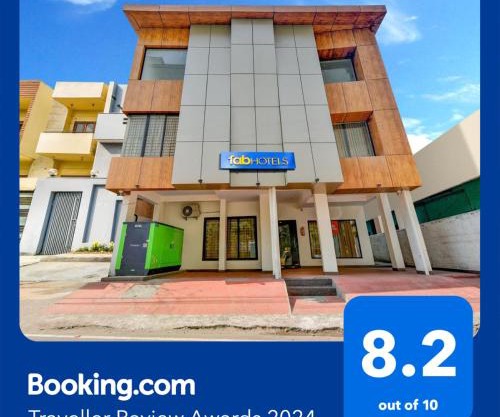 FabExpress PAS Residency - Nr Marina Beach