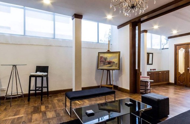 Fabulous Second Floor Apartment Dasiri Downtown Residence