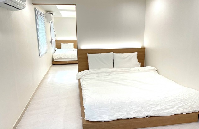 Fabulous building with AC in vibrant Busan