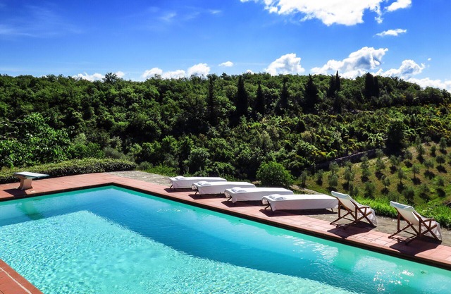 FABULOUS 6BD - 6BA VILLA WITH STUNNING POOL & VIEWS IN TOP CHIANTI LOCATION!