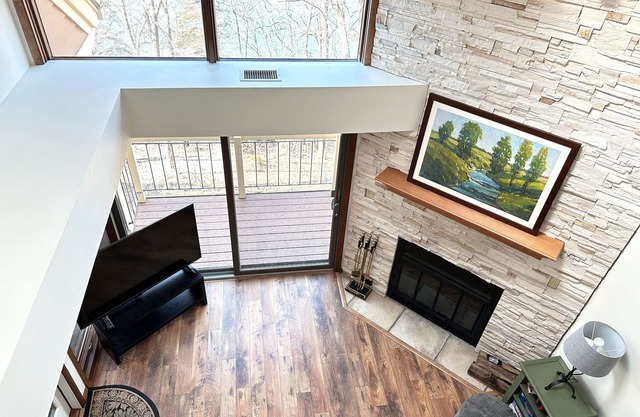 Fabulous Lake Links Loft with 2-bedrooms in picturesque Galena