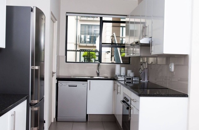 Fabulous Self Catering Apartment To Let Sandton