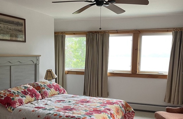 Fabulous space for a gathering to ski, snowmobile or just have fun.