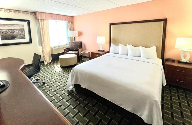 Fairbridge Hotel Cleveland East