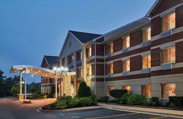 Fairfield Inn & Suites by Marriott Detroit Farmington Hills