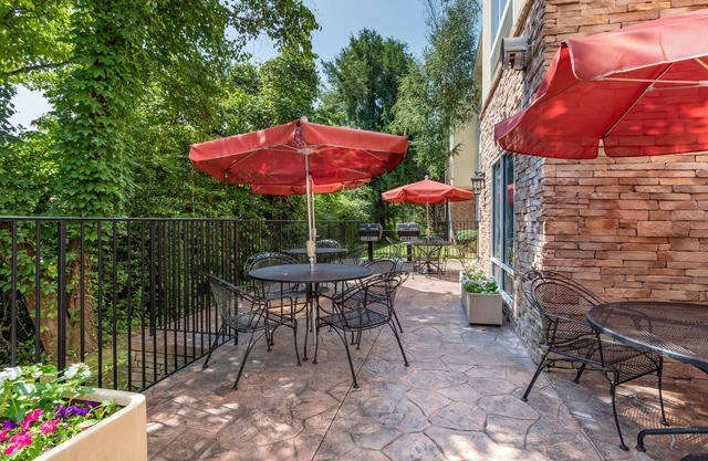 Fairfield Inn Suites by Marriott Cherokee