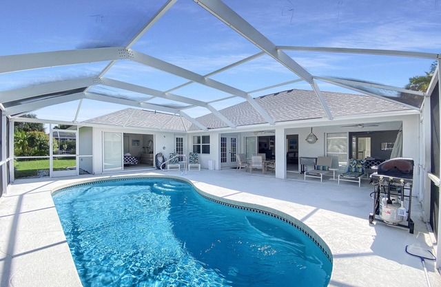 Fairway View, full refund*, heated pool, sleeps 8