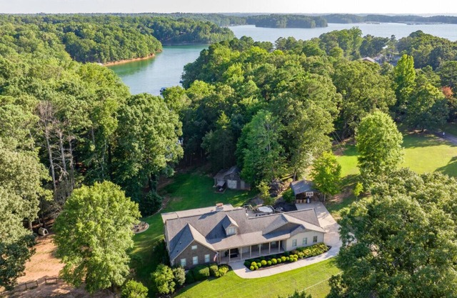 Fall by the Lake – Farm Fun, Swim, Kayaks & Sauna!