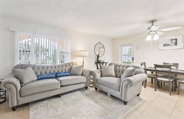 Fall Escape, Holiday Ready; Sand, Sea, Sunset at IRB; Steps to Beach; LUXE Condo