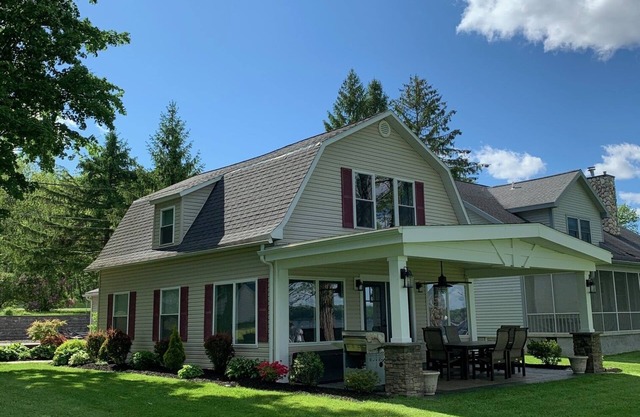 FALL FLASH SALE! 25% off Sept & Oct stays! Vacation Home Rental on Owasco Lake