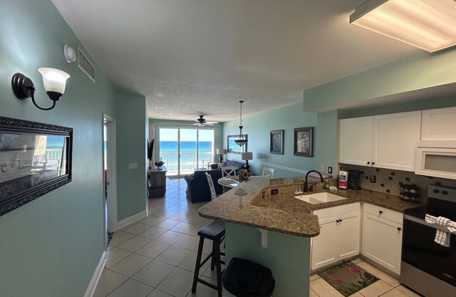 ♦FALL SPECIAL♦ rates reduced ~ 3rd Floor ON the beach Come on down!