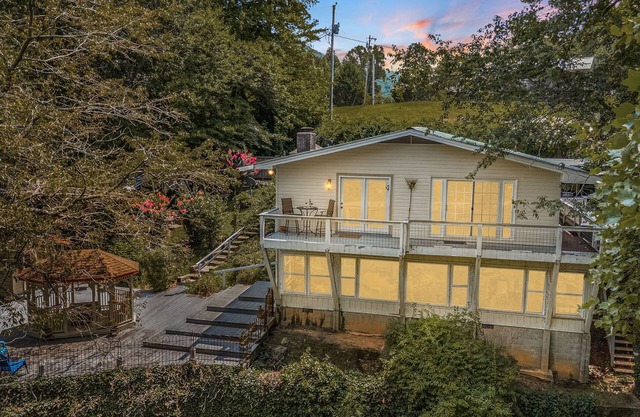 "Falling Water" Perfect for families!