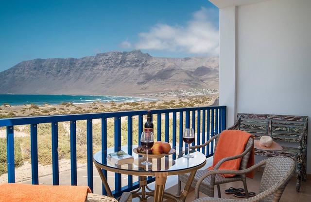 Famara Views 1, facing the ocean