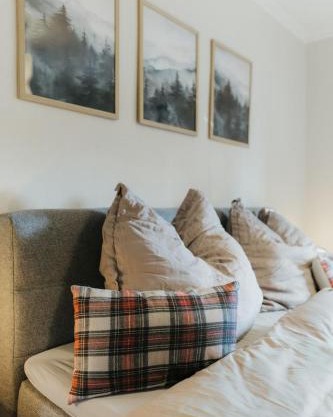 Familienurlaub pur III KINDER UND JUGENDLICHE bis 17 frei III HUND willkommen III SAUNA im Haus III Natur direkt vor der Tür III nah an Winterberg für Ski Wandern und Abenteuer