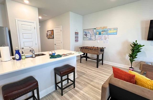 Family and Pet Friendly. Drive to beaches. 1-Gig Internet. Brand new home.