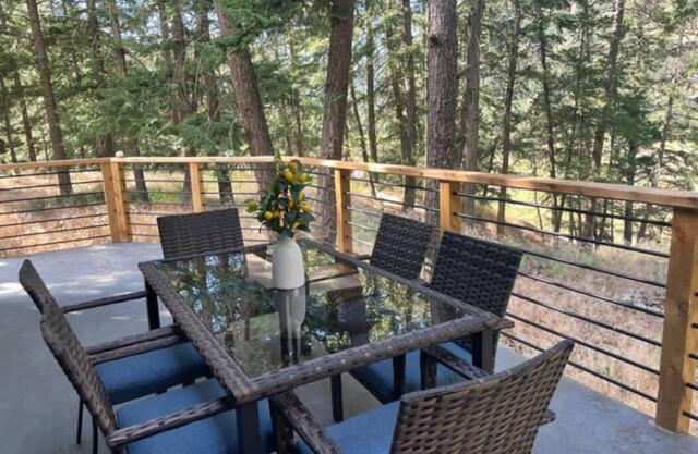 Family and pet friendly countryside farmhouse on 31 acres