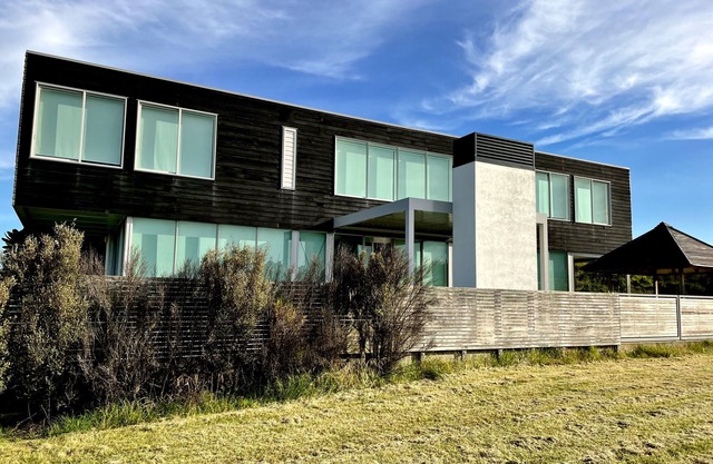 Family beach haven in Omaha