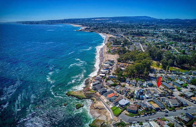 Family Beach Retreat HOT TUB. BIKES. SURF BOARDS, BBQ, BEACH ACCESS