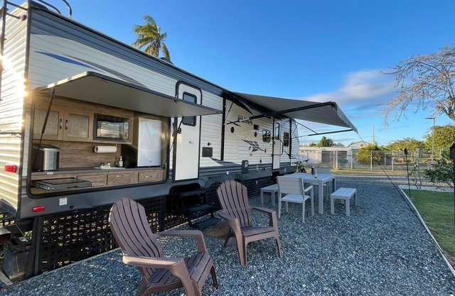 Family Camper in Isabela, 5 minutes from Jobos beach
