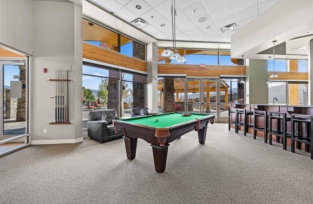 Family-friendly condo/AC/pool/Hot tub/winery/lake view