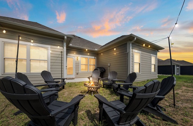 Family-Friendly 4BR Home - Game Room, Fire Pit & Backyard Fun