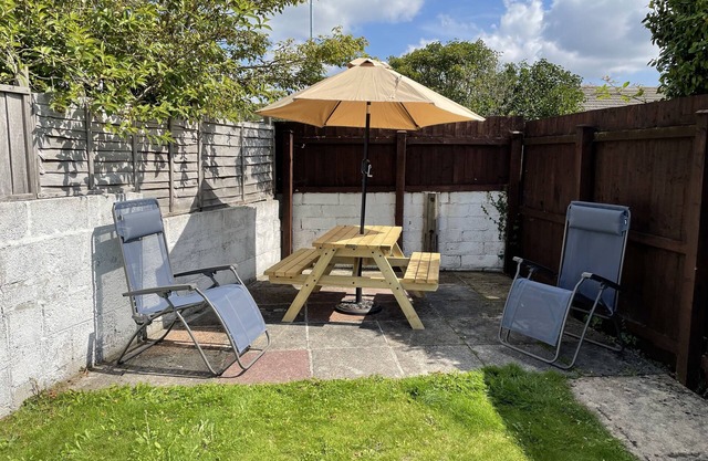 Family friendly accessible bungalow in quiet, rural location near the sea