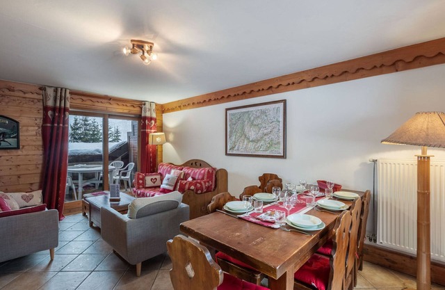 Family-friendly Apartment with Pool, Spa, and Ski Access