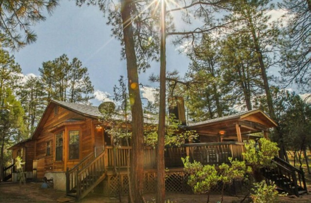 Family Friendly Cabin for 6. Ask about Guest Casita for 4 additional guests.