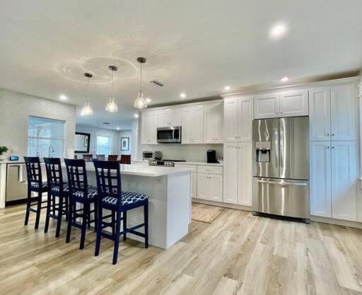 Family Friendly Home with Pool, Wifi, by the beach