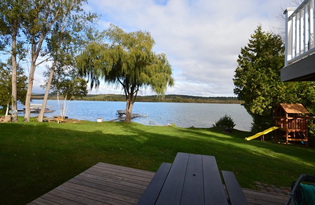 Family Friendly Lakefront Home