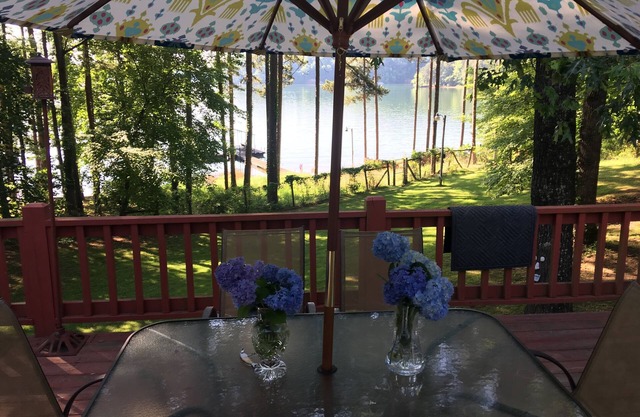 Family Friendly Lake Front Home with Amazing Views