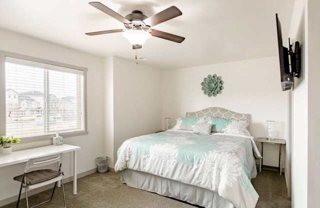 Family-friendly Suite w/Hot Tub, Memory Beds & Smart TV