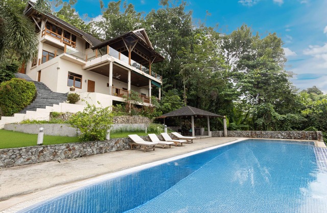 Family-Friendly Getaway Close to Attractions, Stunning views of Ocean and Patong