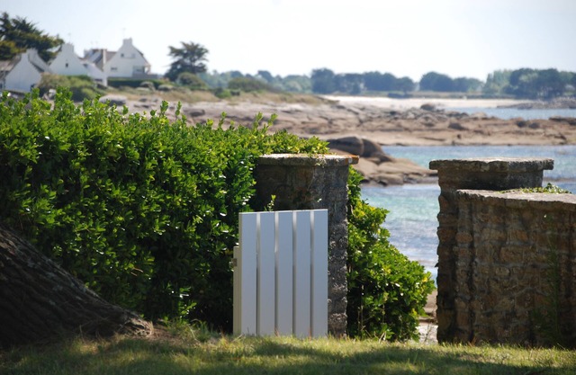 Family-friendly villa, right by the ocean