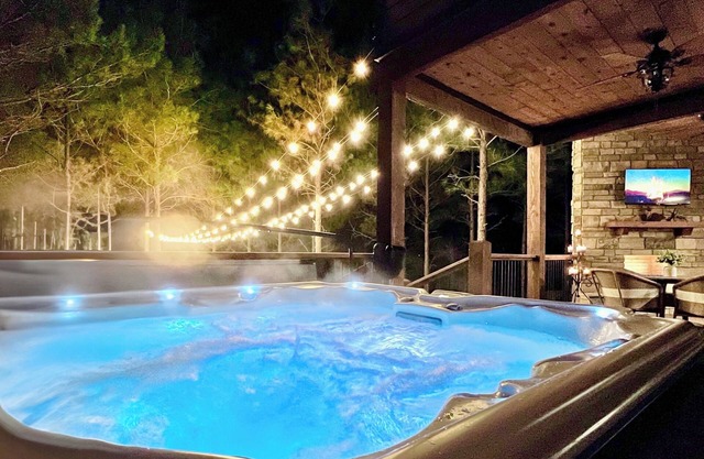 Family Fun, Arcade Game, Disk Golf, Hot Tub, Play set